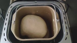 Хлебопечка REDMOND RBM-1908, замес теста.