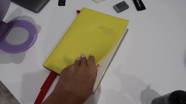 Влог ОФИГЕВШИЙ КУРЬЕР позвонил ночью! Каролина ПОШЛА в БАССЕЙН : 17 20 10 19 смотреть онлайн