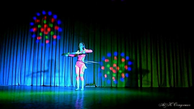 Анастасия Кирда в цирковом шоу Алекса Индиго смотреть онлайн
