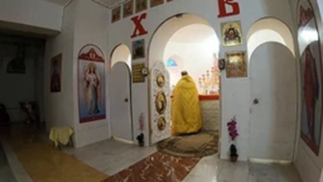 Дорогие братья и сестры! Божественная служба в храме Святой Троицы смотреть онлайн