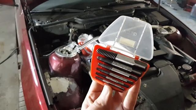 выкручиваем заломанну свечу зажигания из гбц.обрыв свечи в гбц. смотреть онлайн