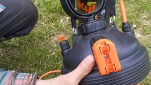 Опрыскиватель пневматический  ЖУК ОП-220   (Pneumatic sprayer OP-220)