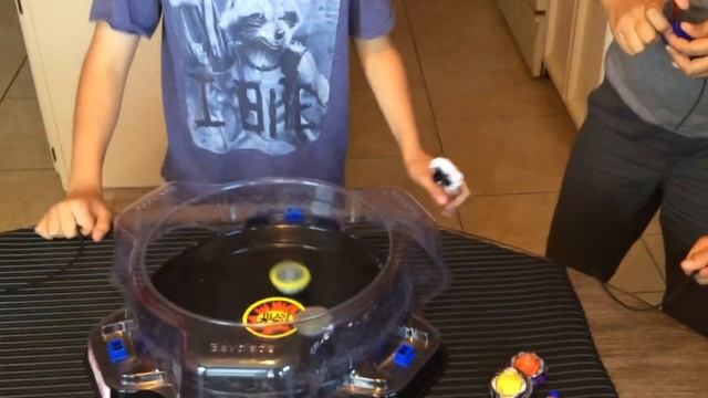 Beyblade Burst Battle! Epic Beyblade Tag Team Battle! Beyblade Burst Tricks & Tips. ベイブレードバースト смотреть онлайн