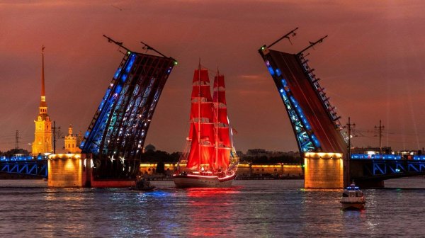 Мосты разводят Санкт-Петербург Bridges are being built in St. Petersburg