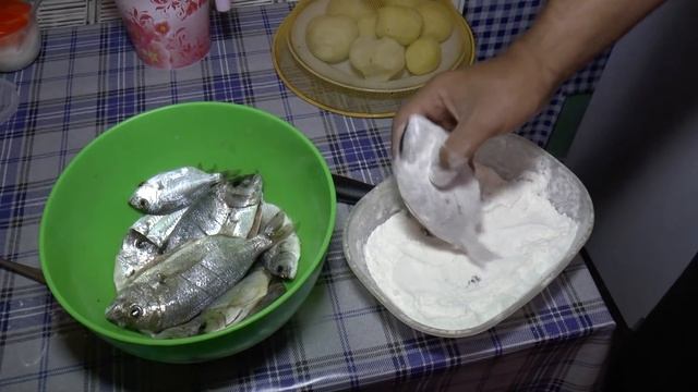 Жарим ласкиря (морского карася). смотреть онлайн