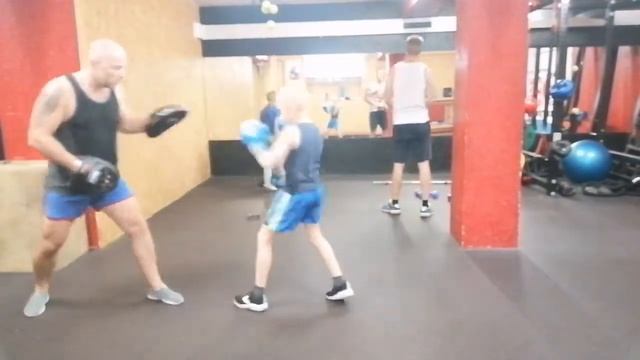 Работа на лапах. Вова 11 лет.