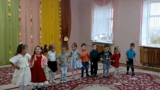 Утренник ЗОЛОТАЯ ОСЕНЬ - Светит солнышко в окошко ясли сад №79 город Брест   2019год