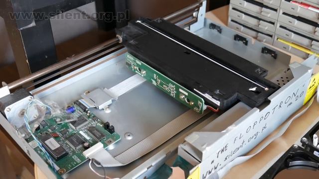 The Floppotron: Layla смотреть онлайн