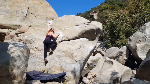 Harder Than It Looks** (V4) Send - Malibu Tunnel Boulders смотреть онлайн