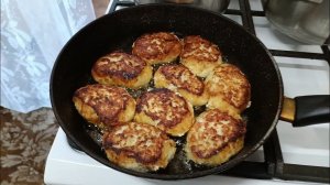 С утра на кухне./ После обеда проводила эксперимент-чистила посуду.