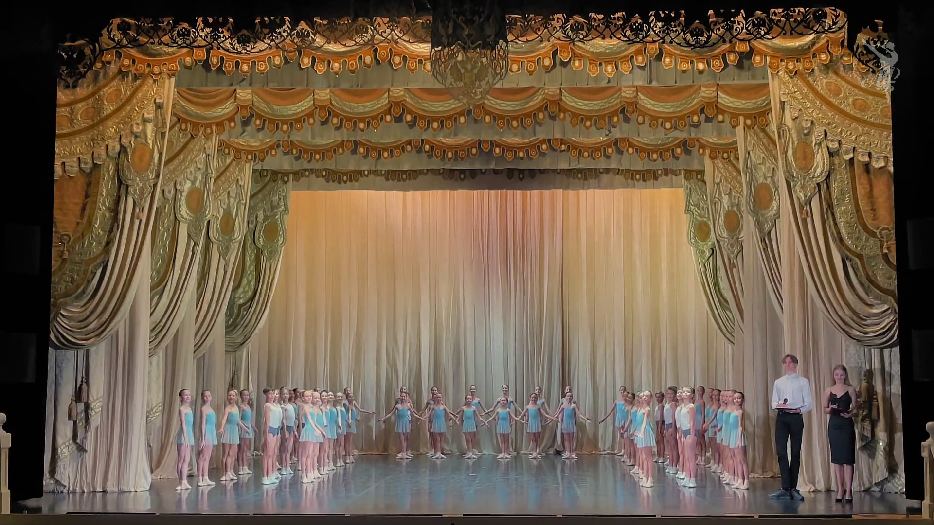 Первый выход на сцену - 2022 смотреть онлайн