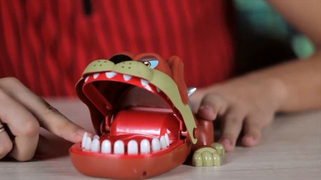 2894951 Настольная игра на реакцию «Безумный бульдог» смотреть онлайн