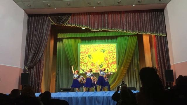 Танец "Как у нашего двора" смотреть онлайн