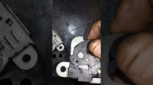 Ремонт замка багажника Golf + (1 часть)