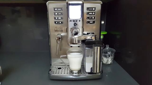 A Cappuccino at the touch of a button смотреть онлайн