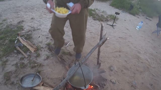 Рыбалка с ночевкой. Наловили Мохтика (Елец)? .Сварили уху на костре. Летняя рыбалка 2021 года. смотреть онлайн