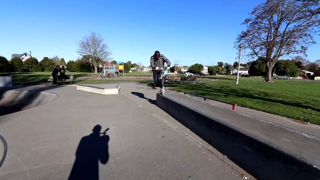 ADVANCED SCOOTER TRICK DICE Quick Trick Learning CHALLENGE смотреть онлайн