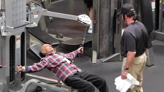 Арнольд Шварценеггер розыгрыш (Arnold schwarzenegger) смотреть онлайн