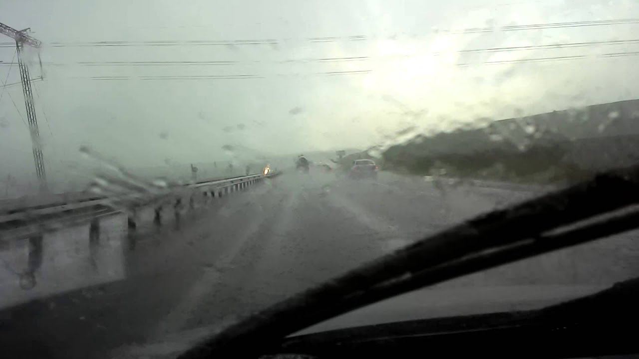 Ливень на трассе перед Красноярском 20.06.2014 смотреть онлайн