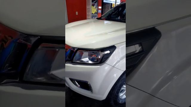 HOW TO INSTALL NISSAN NAVARA CALIBRE ACCESSORIES - GARNISH AND RAIN VISOR смотреть онлайн