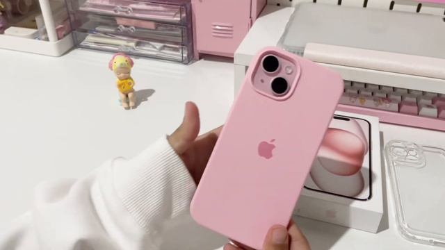 iPhone 15 (pink) unboxing & accessories ?☁️ смотреть онлайн