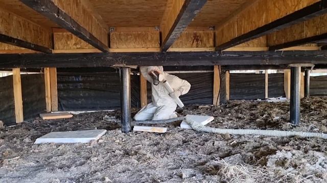 В КАРКАСНОМ ДОМЕ пенополиуретан? Для чего?