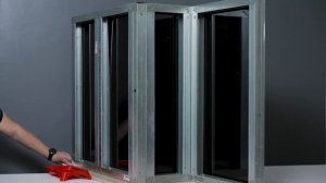 Монтаж интерьерных панелей HPL при помощи омега профиля и клеевой системы