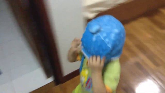 Рома играет в жмурки смотреть онлайн