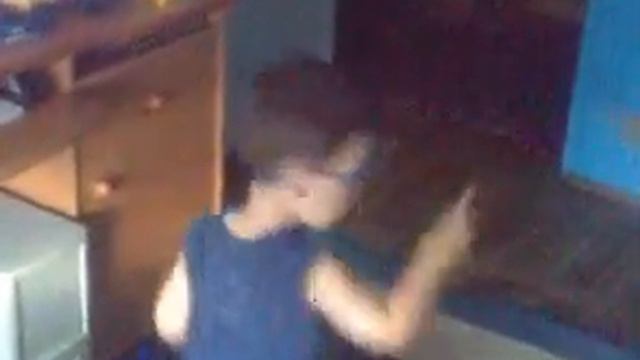 Tot mai sus-Guess Who,Marius Moga si cel mai tanar si infocat fan :)) смотреть онлайн