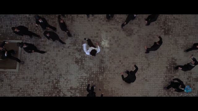 The reborn Sing fights with the Axes and the Beast gang. Kung Fu Hustle смотреть онлайн