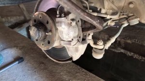 Как поменять Колодки на Жигули//Поменял передние тормоза на Ваз 2104.