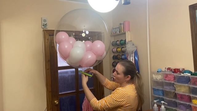 Баблс с шариками внутри и большой кисточкой