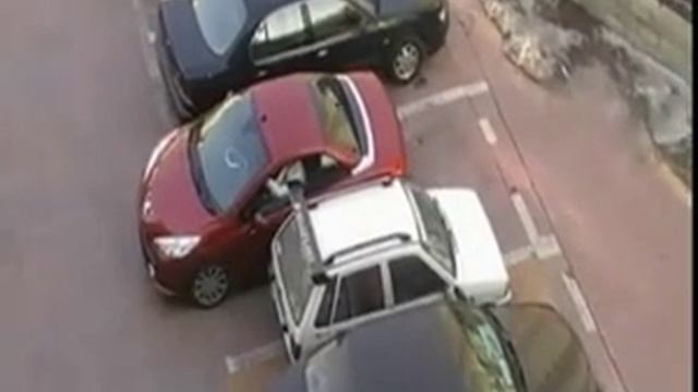 二手奥拓杯具，现实版争车位..flv смотреть онлайн
