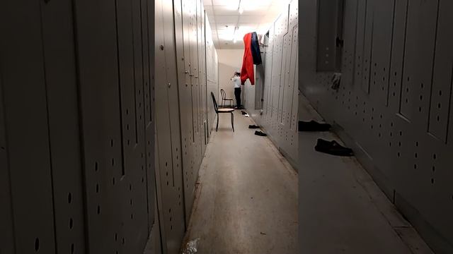 Малитва Аллаху в раздевалке