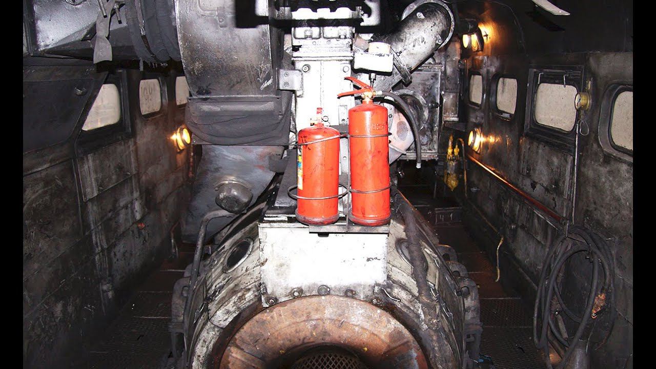 Искрение и взрывы генератора на тепловозе/Sincere and explosions of the main generator on locomotive смотреть онлайн