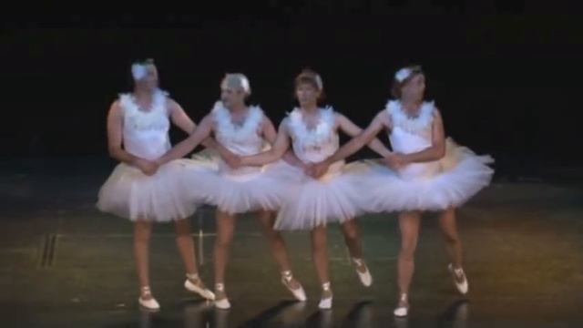 Adelaide Four Swans Parody. Swan Lake cygnet dance. смотреть онлайн