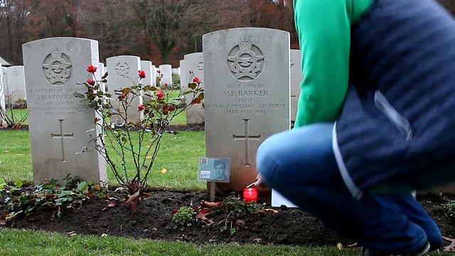 Remembrance of Pilot Officer Myron Edward Barker смотреть онлайн