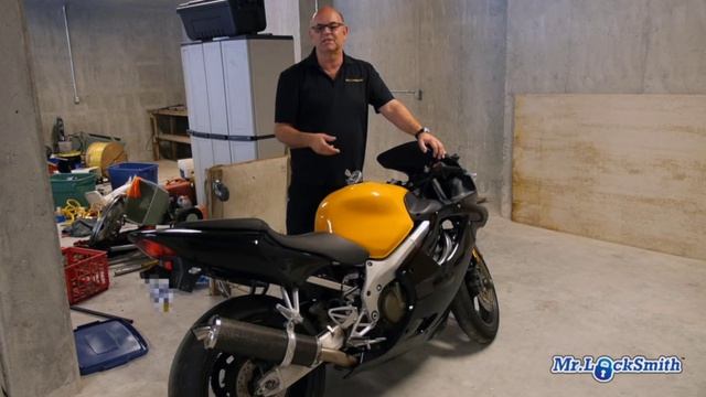Lost Keys Honda CBR600 Motorcycle | Mr. Locksmith Video смотреть онлайн