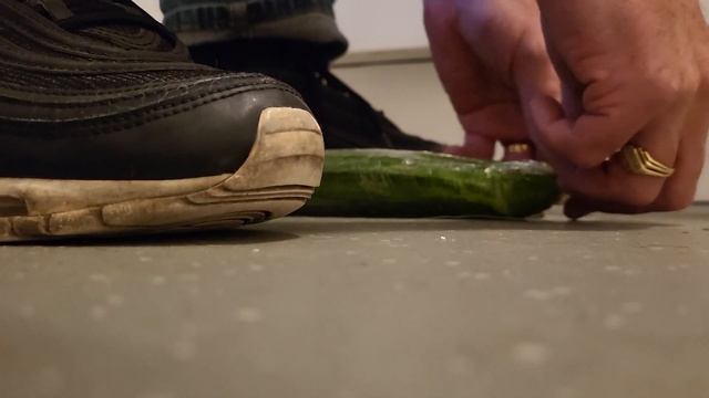 nike vs cucumber смотреть онлайн