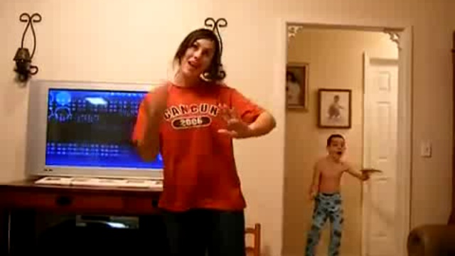 Брат тролит свою сестру смотреть онлайн