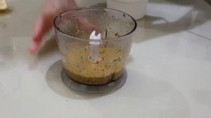 Кета в фисташковым соусом в духовке с лучком, лимоном и морковкой