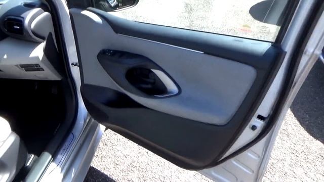2021 Toyota Yaris 1.5 Hybrid Excel (UK) (full in-depth tour review) смотреть онлайн