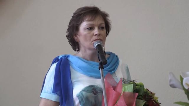 Вручение золотых медалей выпускникам школ и дипломов с отличием выпускникам ЛПК. 2017.04.24 смотреть онлайн