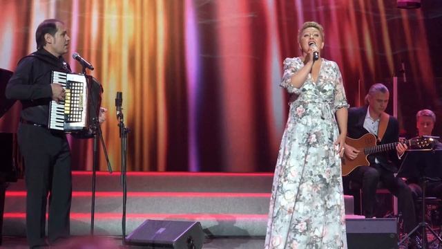 Песенка молодых соседей.mp4 смотреть онлайн