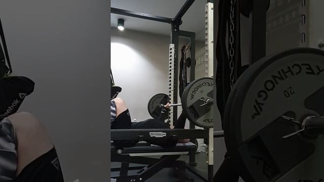 Жим 100 кг. на число раз от мастера спорта смотреть онлайн