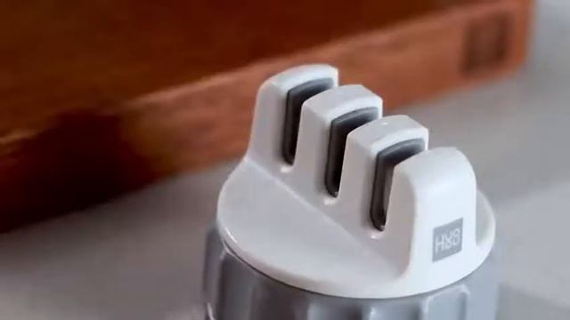 Xiaomi Mijia Huohou Mini Knife Sharpener смотреть онлайн