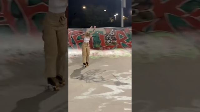 Roller skating skater Кататься на роликах смотреть онлайн