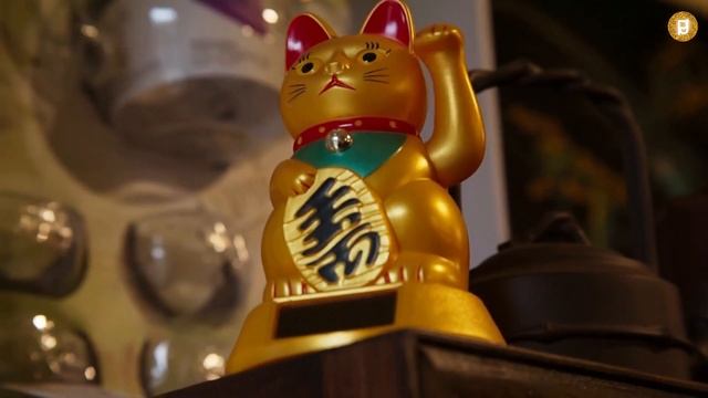 por esta razón japones y chinos tienen un GATO DE LA FORTUNA Y BUENA SUERTE MANEKI NEKO en su hogar смотреть онлайн