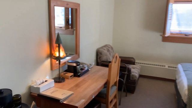 Old Faithful Snow Lodge - Review and Walk-through смотреть онлайн
