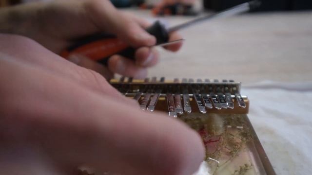 Making DIY Kalimbas смотреть онлайн